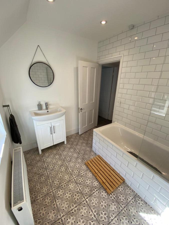 Stylish 2 Bedroom Cottage, Close To Town Centre 沃辛 外观 照片