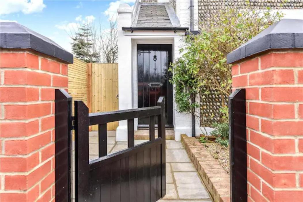 Stylish 2 Bedroom Cottage, Close To Town Centre 沃辛 外观 照片